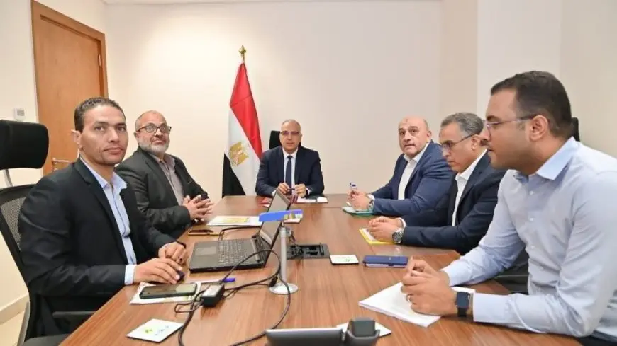 وزير الري يتابع أعمال حماية الشواطئ المصرية والإعداد لعقد اجتماع اللجنة العليا لتراخيص الشواطئ
