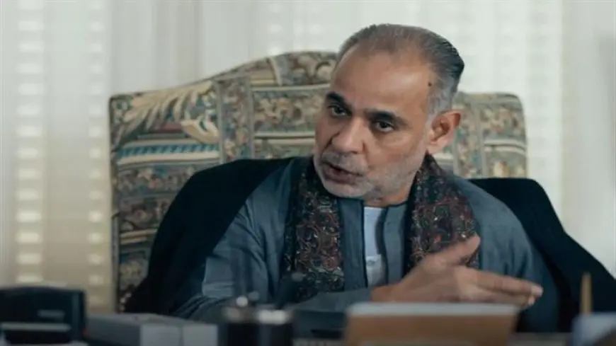 بالصور- محمود البزاوي يودع فريق عمل مسلسل “فات الميعاد”