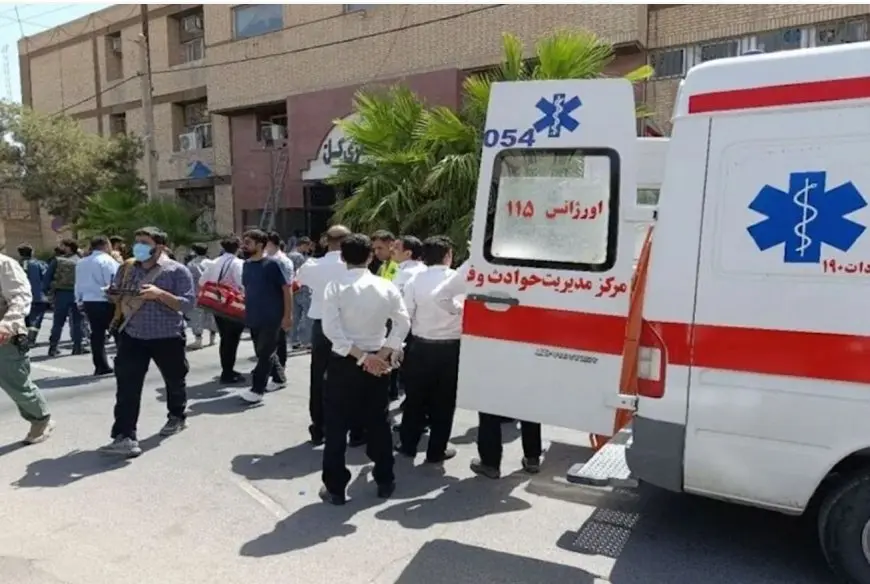 مقتل 6 أشخاص وإصابة 20 آخرين في هجوم مسلح على محكمة جنوب شرقي إيران