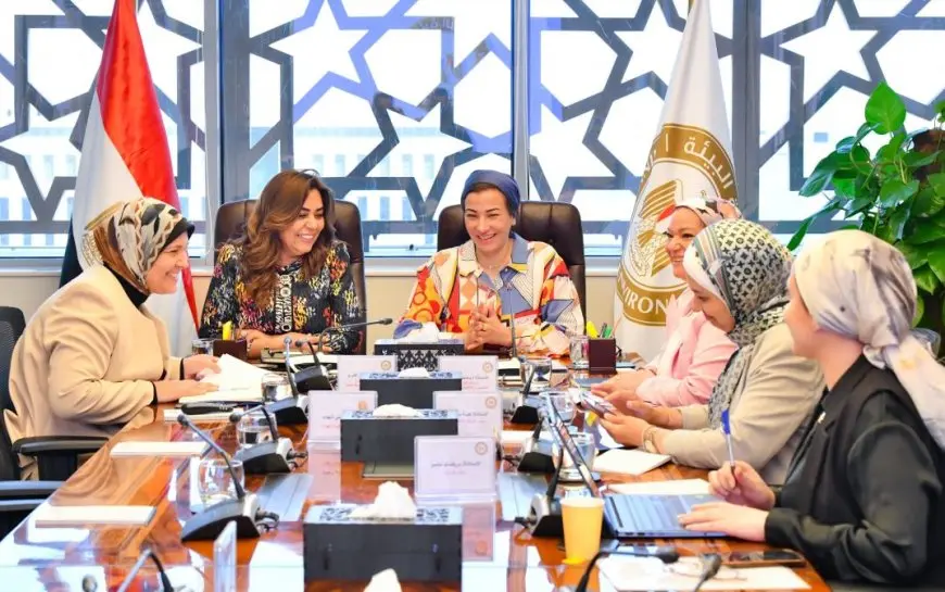 منال عوض وياسمين فؤاد تباشران إجراءات تسليم وتسلم ملفات وزارة البيئة