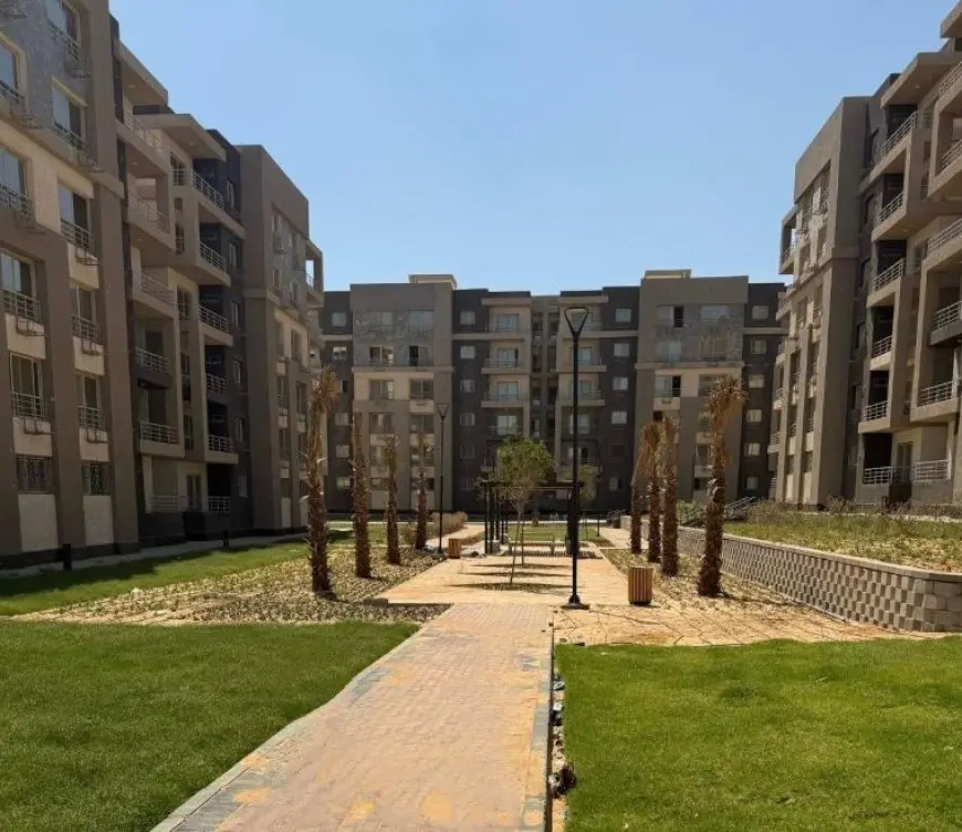 وزير الإسكان يتابع سير العمل بعدد من المشروعات الجاري تنفيذها واستعدادات تسليم وحدات جنة 4 بالشيخ زايد