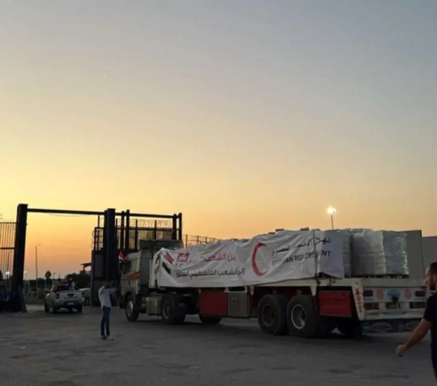 دخول 120 شاحنة مساعدات من معبر رفح إلى قطاع غزة