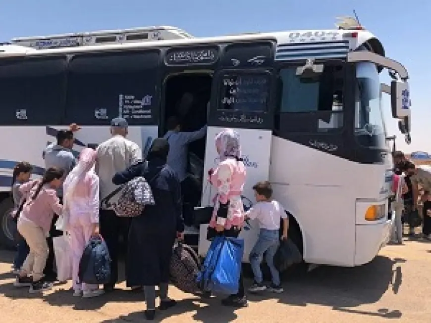 الدفاع المدني السوري يجلي 366 شخصا من السويداء إلى ريف درعا