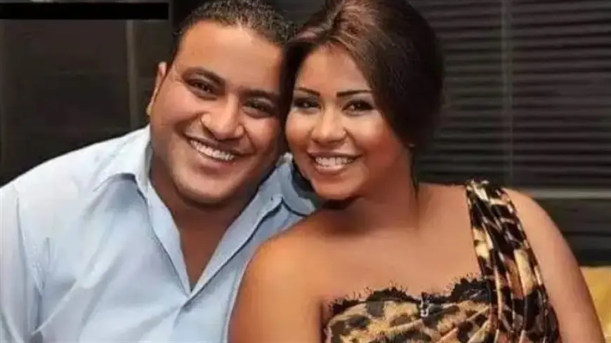 شقيق شيرين عبدالوهاب: “في شخص بينصب باسمها وبيحرض جمهورها ضدها”