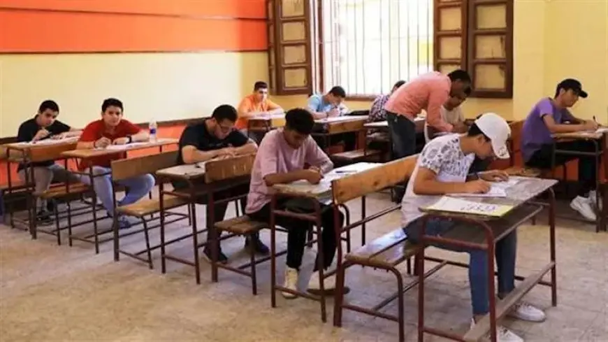 المدارس تبدأ تسليم استمارات النجاح وإخطارات الدور الثاني لطلاب الثانوية العامة