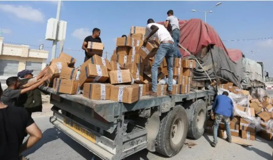 حكومة غزة: إسرائيل أدخلت 87 شاحنة مساعدات وأشرفت على سرقتها