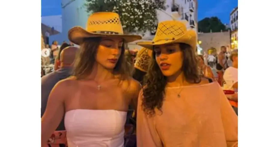 بـ “شورت جينز”.. كنزي عمرو دياب تستمتع بالإجازة في شوارع إسبانيا