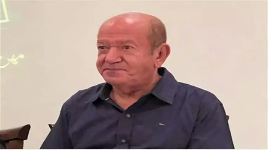 وداعًا صاحب البهجة.. أشرف زكي ينعى لطفي لبيب