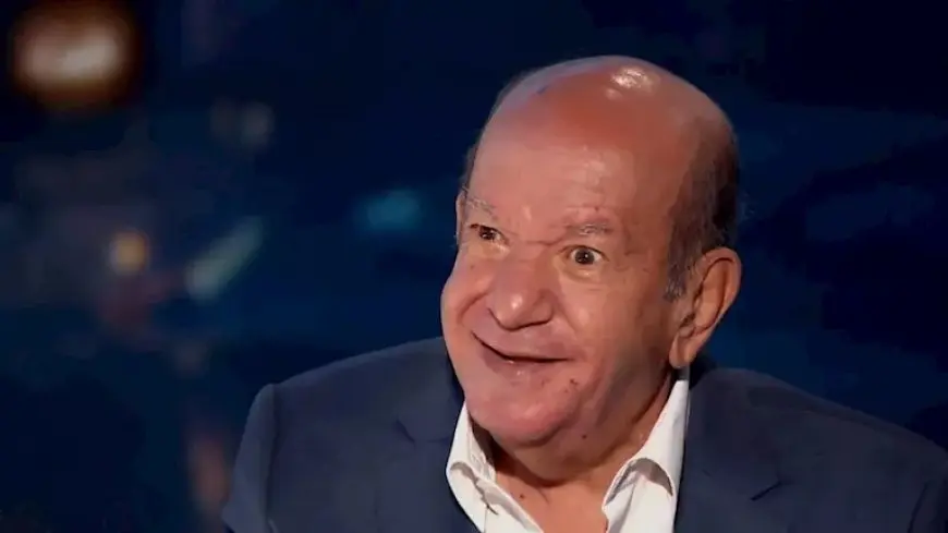 “فنان قدير”.. أكرم حسني ينعى لطفي لبيب