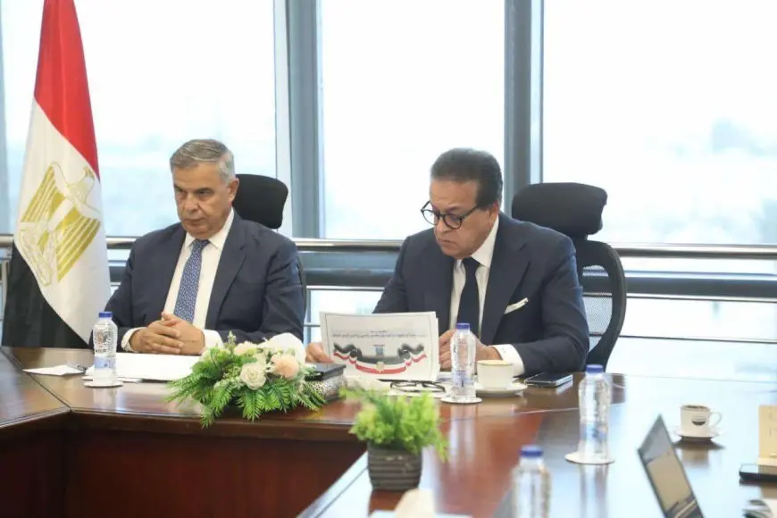 وزير الصحة ومحافظ الإسكندرية يبحثان تنفيذ مشروع شبكة الرعاية الصحية