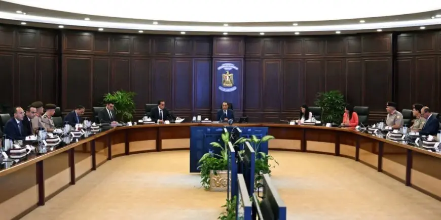 رئيس الوزراء: الحكومة ملتزمة بتعهدها بعدم تخفيف أحمال الكهرباء