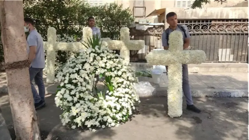 الصور الأولى من جنازة الفنان لطفي لبيب