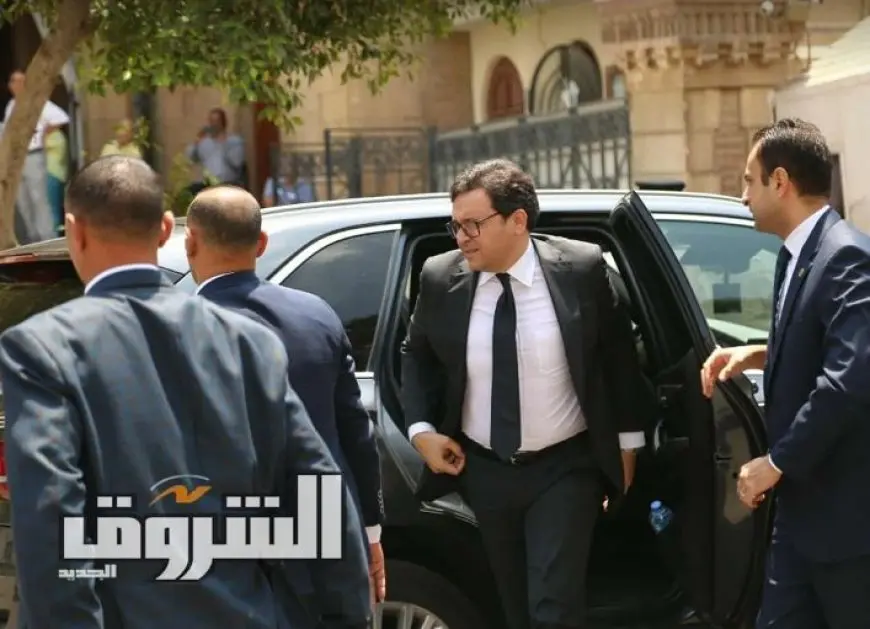 وزير الثقافة يشارك في جنازة الفنان لطفي لبيب