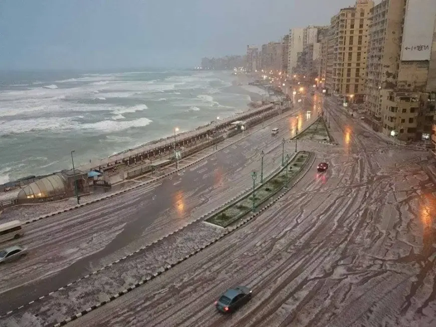 أمطار صيفية مفاجئة تضرب شرق الإسكندرية.. والصرف الصحي يعلن الطوارئ لمواجهة التقلبات المناخية