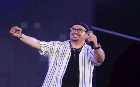 بالصور| هشام عباس وفريق “وسط البلد” يتألقان في حفل صيف الأوبرا بالإسكندرية