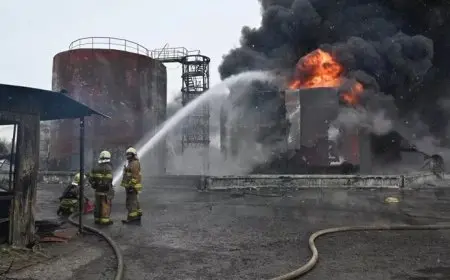 أوكرانيا: غارة روسية تتسبب في اندلاع حرائق بمنشآت صناعية بمنطقة كييف