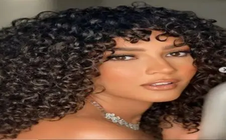 بملابس صيفية..ندى موسى وسط البحر والجمهور يغازلها (صورة)