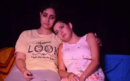 كوكب زمردة.. عرض مسرحي جديد يسلط الضوء على حياة الفتيات المغتربات