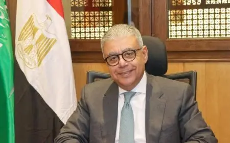 سفير مصر بالسعودية: إقبال ملحوظ على انتخابات مجلس الشيوخ.. وروح الانتماء تغلبت على حرارة الجو والإجازات