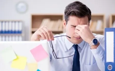هل تشعر بالإجهاد المستمر؟.. العلامات المبكرة للضغوطات المهنية وكيفية التعامل معها‬