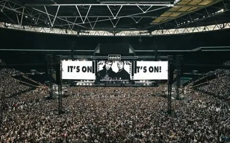 وفاة شخص إثر سقوطه خلال حفل لفرقة الروك البريطانية أويسيس في استاد ويمبلي بلندن