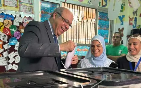 وزير الطيران يُدلي بصوته في انتخابات مجلس الشيوخ ويؤكد: المشاركة واجب وطني يعكس وعي المصريين