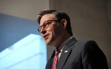 زيارة غير معلنة.. رئيس مجلس النواب الأمريكي يتجول في مستوطنة في الضفة الغربية