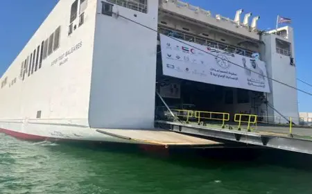 7 آلاف طن.. الإمارات ترسل سفينة المساعدات الثامنة إلى العريش تمهيداً لدخولها غزة