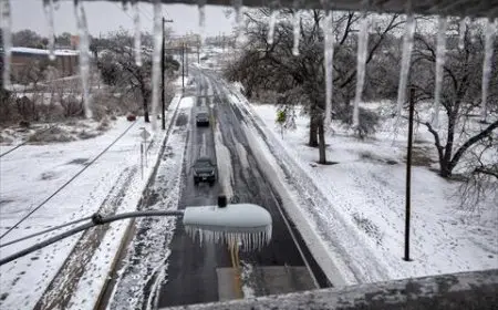 عاصفتان استوائيتان في المحيطين الهادئ والأطلسي دون تهديد لليابسة