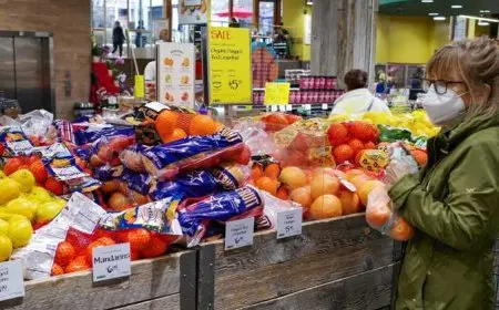 استطلاع: معظم الأمريكيين يشعرون بالقلق من ارتفاع أسعار البقالة