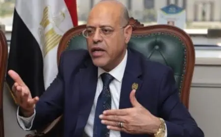 وزير العمل يعتمد صرف مليونين و966 ألف جنيه لـ374 عاملا خلال شهر