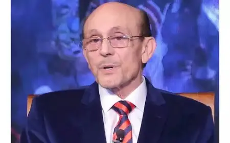 بعد نقله للعناية المركزة.. أشرف زكي يكشف تفاصيل الحالة الصحية لـ محمد صبحي