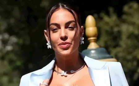 بفستان قصير وجريء.. جورجينا رودريجيز بإطلالة ملفتة