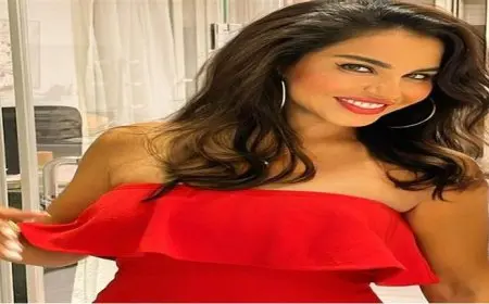 نسرين أمين وابنتها بنفس الفستان:”مستغربة فساتيني بتروح فين؟”