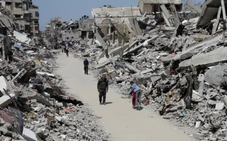 رئيس وزراء فلسطين: جهود مكثفة لإنجاح عقد مؤتمر إعادة إعمار غزة بالتعاون مع مصر