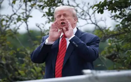 ترامب فوق سطح البيت الأبيض ساخرا: سأقوم بنزهة قصيرة.. وأريد بناء صواريخ نووية