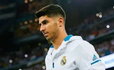 أستون فيلا يخطط للاحتفاظ بأسينسيو