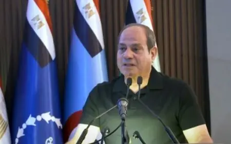 الرئيس السيسي يجري حوارا مع طالبات دورة مدنية بالأكاديمية العسكرية