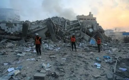 3 شهداء في قصف على دير البلح وخان يونس