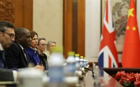 نائبة رئيس الوزراء البريطاني تحث الصين على توضيح السبب وراء تعديل خطط إنشاء سفارة جديدة