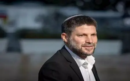 سموتريتش يزور مستوطنة إسرائيلية بالضفة أُخليت قبل 20 عاما