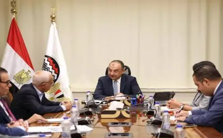 اجتماع بين وزير قطاع الأعمال وممثلي الاتحاد العام لنقابات عمال مصر بالشركات القابضة
