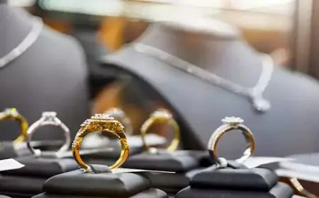 أسعار الذهب في العقود الآجلة تقفز لمستوى قياسي بعد الجمارك الأمريكية على السبائك