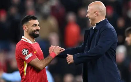 سلوت يضع خطة لتعويض غياب صلاح عن ليفربول