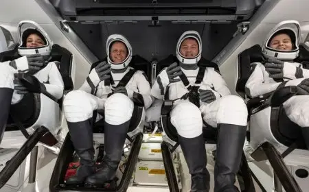 رواد فضاء يعودون إلى الأرض على متن كبسولة بعد 5 أشهر في محطة الفضاء الدولية