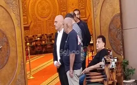 الصور الأولى من عزاء الفنان الراحل سيد صادق