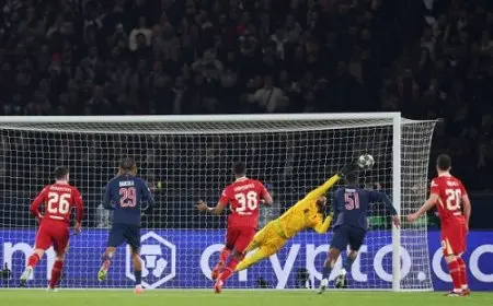 باريس سان جيرمان يعلن التعاقد مع لوكاس شوفالييه