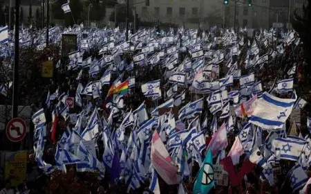 فيديو| متظاهرون يقتحمون استوديوهات القناة 13 الإسرائيلية للمطالبة بوقف الحرب