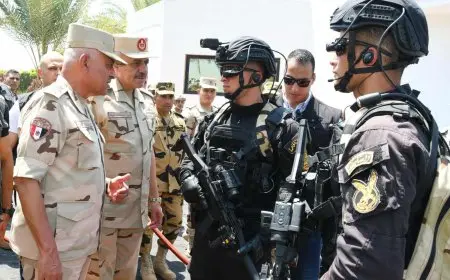 لمتابعة الاستعداد القتالى.. وزير الدفاع يلتقى بعدد من مقاتلى القوات الخاصة من المظلات والصاعقة