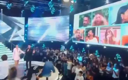 فيديو.. متظاهرون يقتحمون ستديو القناة 13 الإسرائيلية